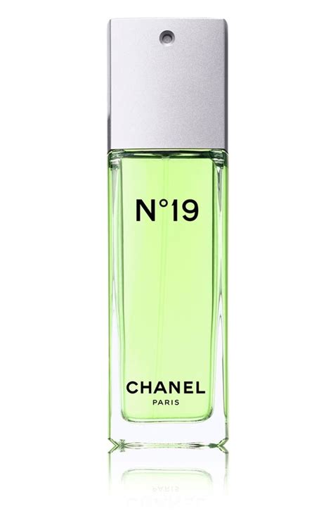 N°19 EAU DE TOILETTE SPRAY 